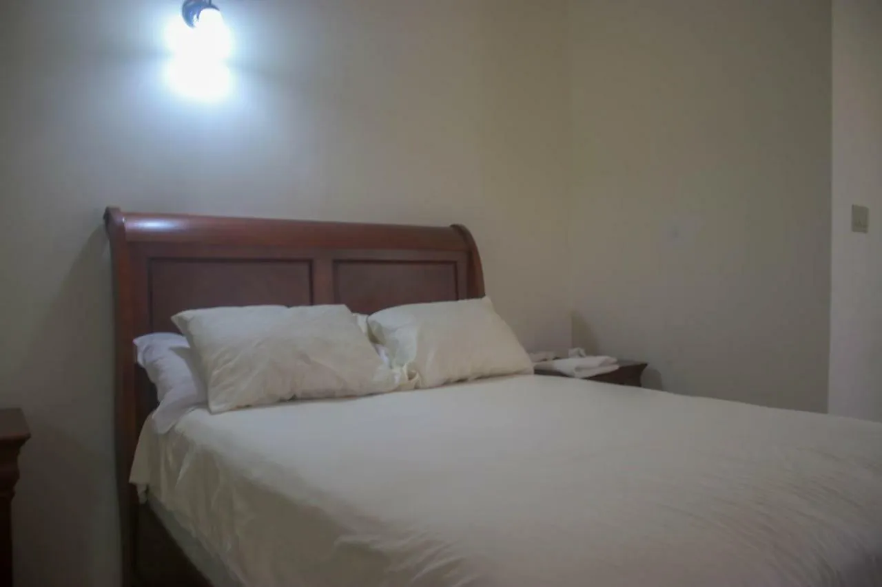 ** Guest house Hibiscus Villa @ Draxhall Mammee Bay Jamaica