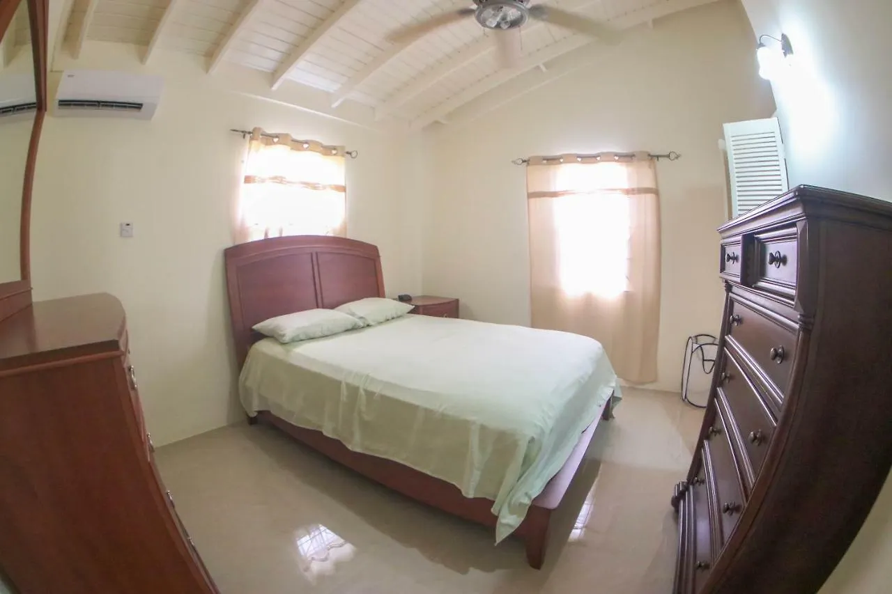 Guest house Hibiscus Villa @ Draxhall Mammee Bay