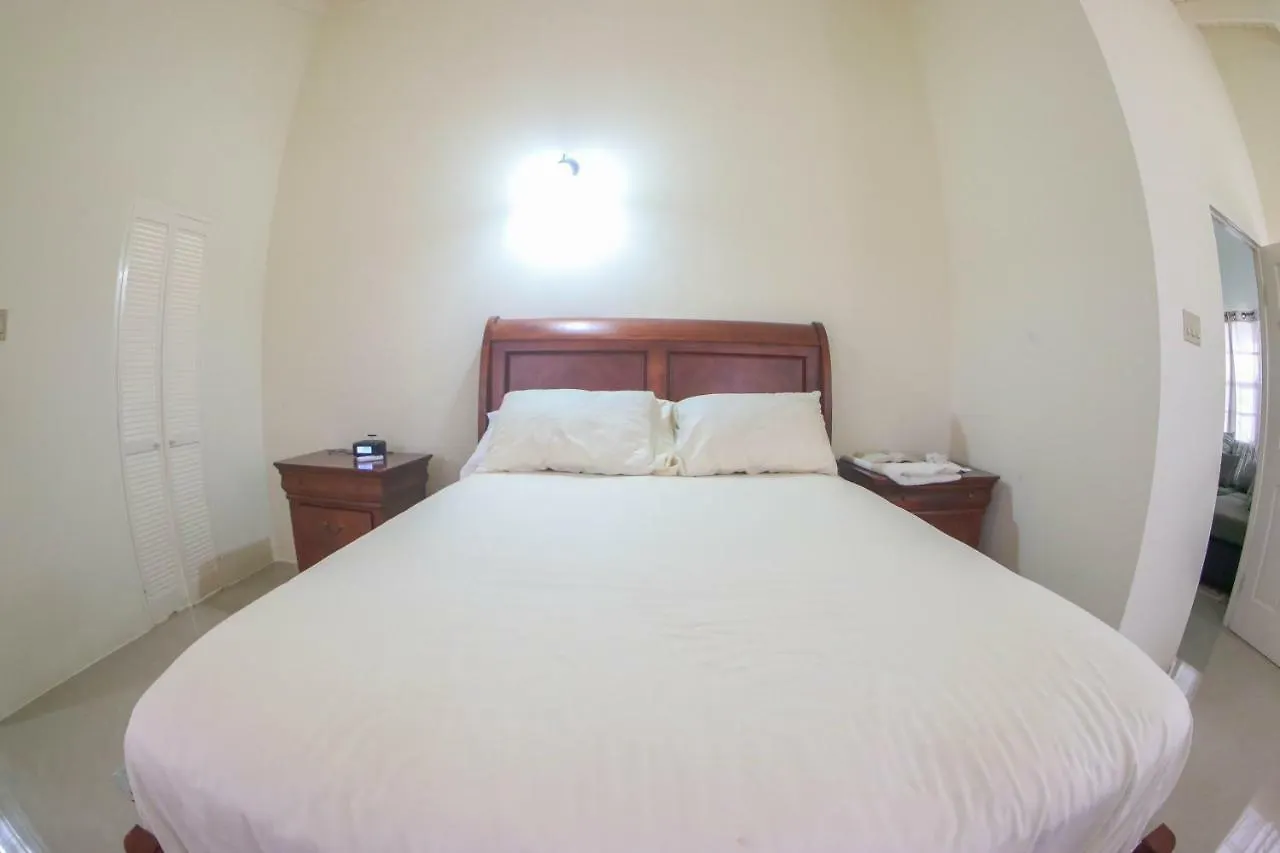 Hibiscus Villa @ DraxHall Mammee Bay